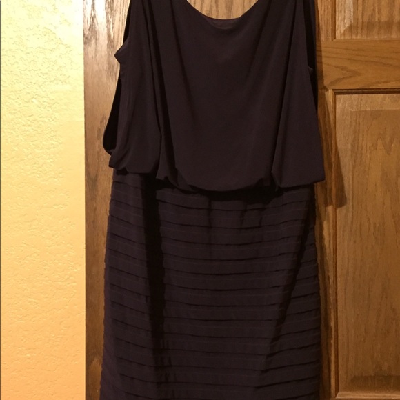 Formal Dress - Picture 2 of 4